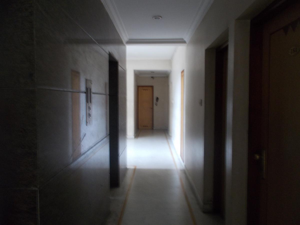 Modern Hotel Bangalore Esterno foto