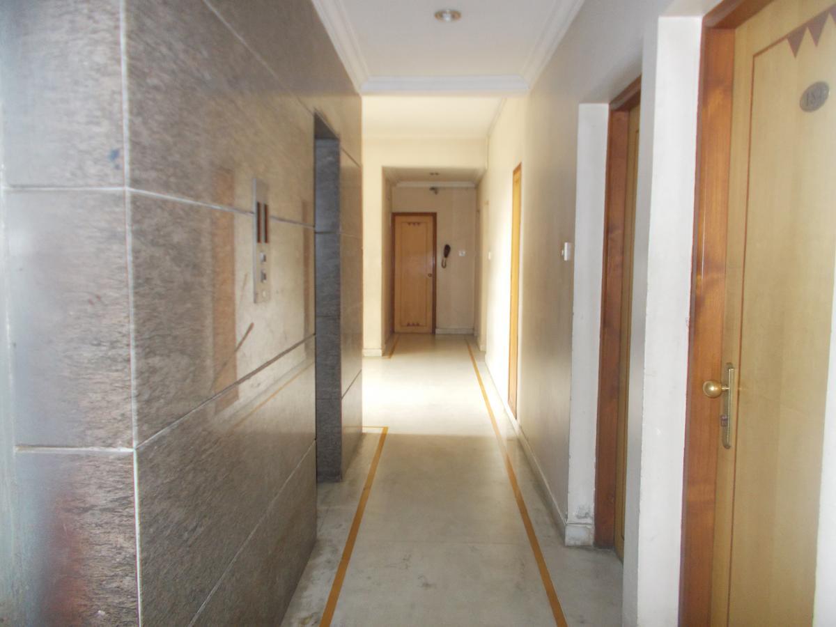 Modern Hotel Bangalore Esterno foto