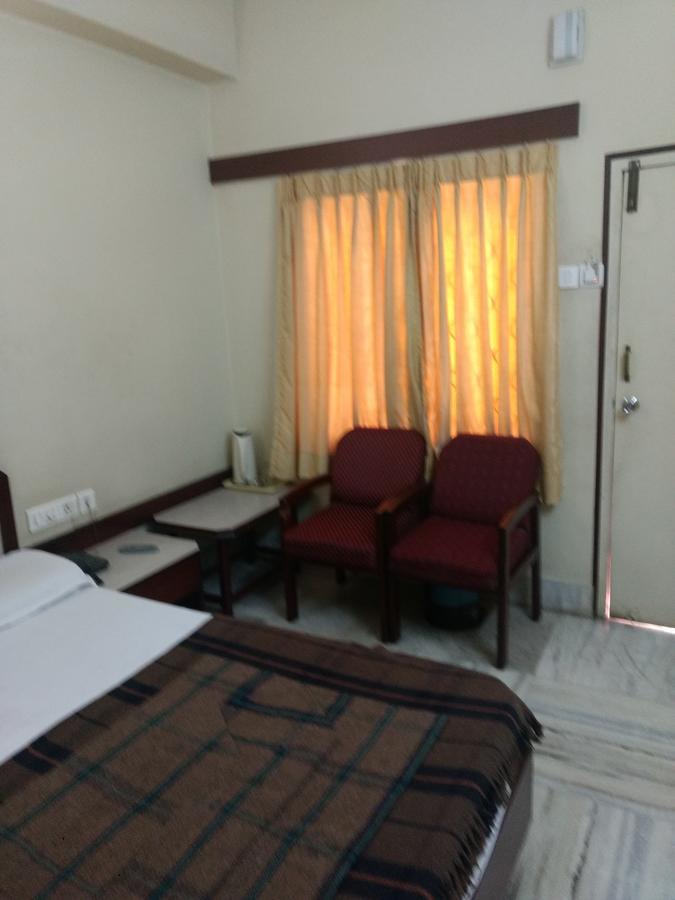 Modern Hotel Bangalore Esterno foto
