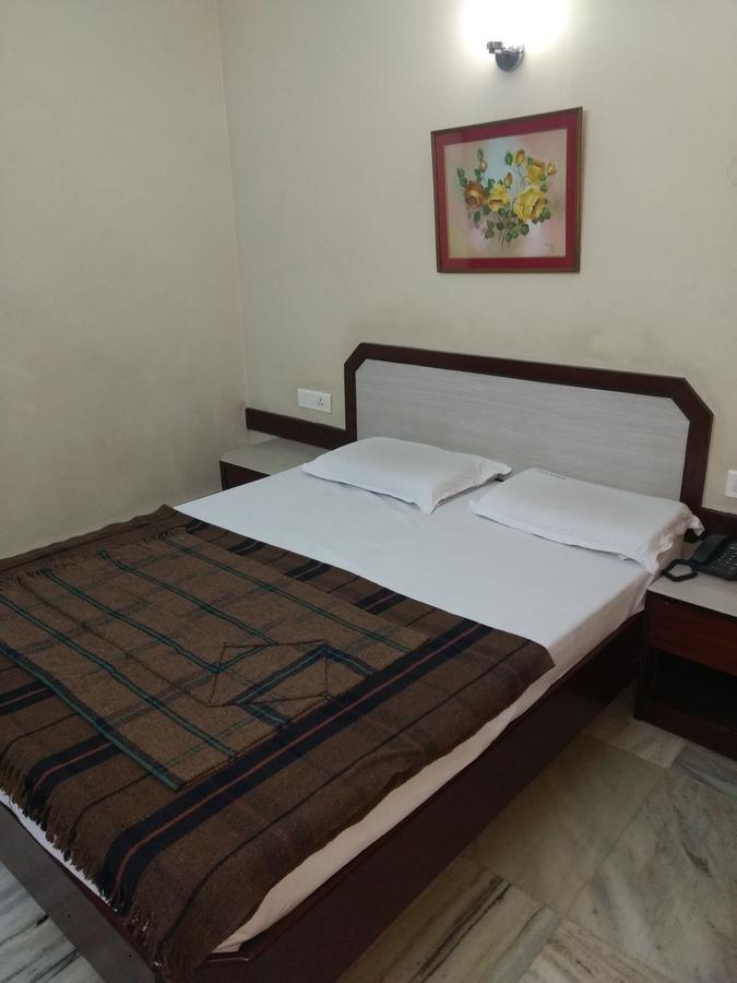Modern Hotel Bangalore Esterno foto
